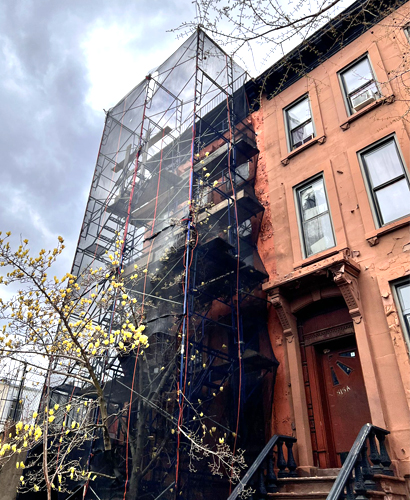 sidewalk shed and pipe scaffolding servies